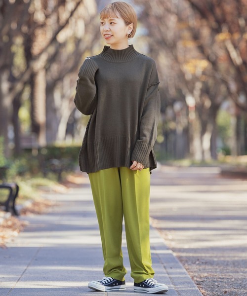 ITEMS URBANRESEARCH(アイテムズ アーバンリサーチ)の「バックスリットハンドメイドニット(ニット/セーター・レディース・グレー系その他/モカ/チャコールグレー/グリーン/ブラウン/パープル・FREE)」の20枚目の写真