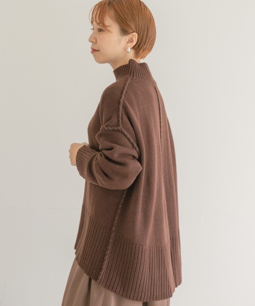 ITEMS URBANRESEARCH(アイテムズ アーバンリサーチ)の「バックスリットハンドメイドニット(ニット/セーター・レディース・グレー系その他/モカ/チャコールグレー/グリーン/ブラウン/パープル・FREE)」の4枚目の写真