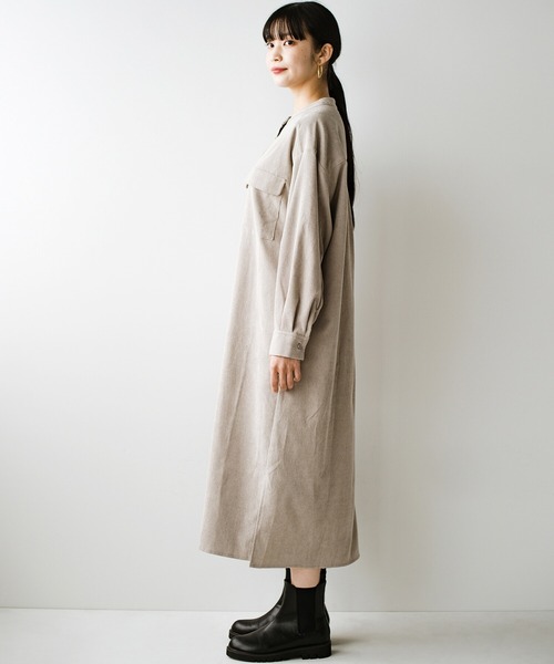 haco!（ハコ）の「さっと着てコーデが完成！楽ちんに秋冬気分高まる　羽織りにも便利なコーデュロイワンピース（ワンピース・レディース・ライトグレー/キャメル・SMALL/MEDIUM/LARGE/X-LARGE）」の11枚目の写真