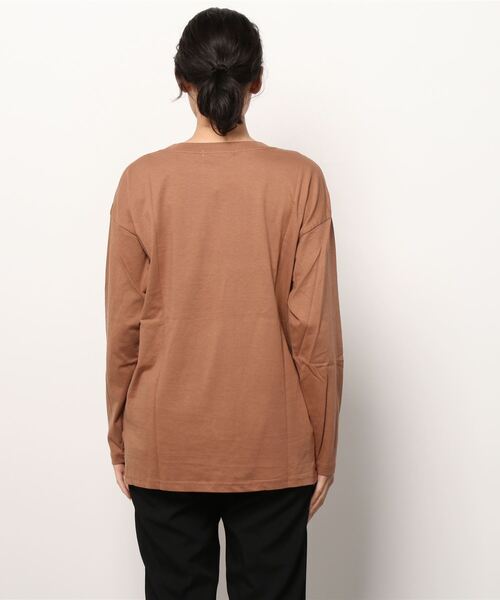 Mac-House(マックハウス)の「フラワープリントロングスリーブTシャツ(Tシャツ/カットソー・レディース・ホワイト/ベージュ/オレンジ・M/L)」の4枚目の写真