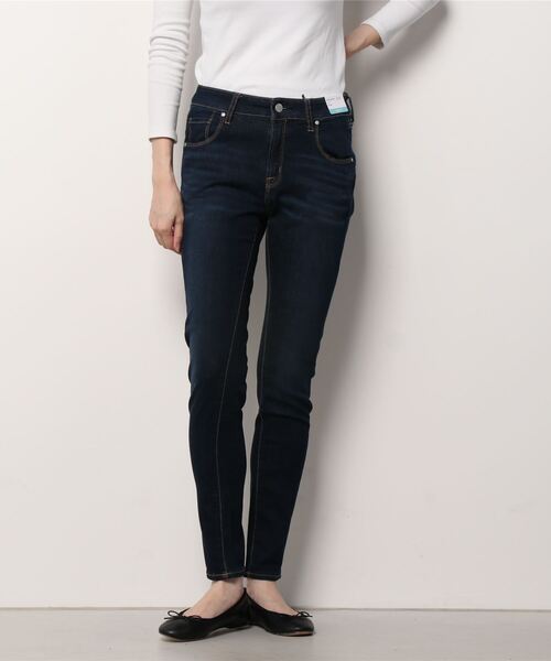 NAVY(ネイビー)の「ストレッチ スキニーパンツ(その他パンツ・レディース・ブラック/ダークブルー/ワンウォッシュ/ライトインディゴブルー/ライトブルー/ブラック系1・S/L/XS/M)」の4枚目の写真