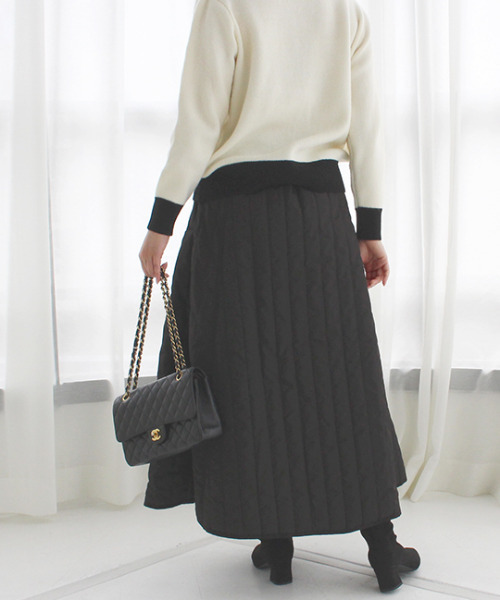 MODE ROBE（モードローブ）の「キルティングフレアスカート（スカート・レディース・ブラック/カーキ/アイボリー・FREE）」の14枚目の写真