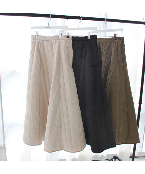 MODE ROBE（モードローブ）の「キルティングフレアスカート（スカート・レディース・ブラック/カーキ/アイボリー・FREE）」の18枚目の写真