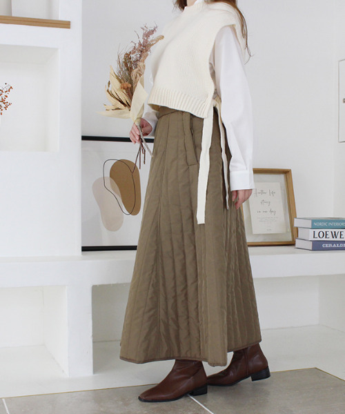 MODE ROBE（モードローブ）の「キルティングフレアスカート（スカート・レディース・ブラック/カーキ/アイボリー・FREE）」の20枚目の写真