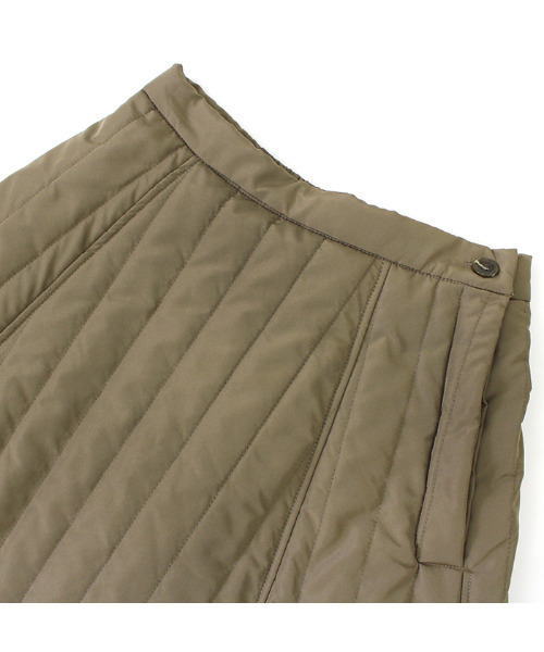 MODE ROBE（モードローブ）の「キルティングフレアスカート（スカート・レディース・ブラック/カーキ/アイボリー・FREE）」の7枚目の写真
