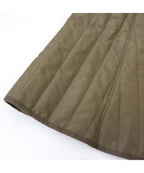 MODE ROBE（モードローブ）の「キルティングフレアスカート（スカート・レディース・ブラック/カーキ/アイボリー・FREE）」の11枚目の写真