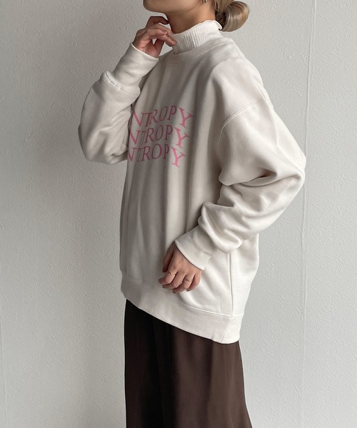 w closet(ダブルクローゼット)の「プリントスエットクルーBIGプルオーバー(スウェット・レディース・トップグレー/スモークグレー/スミクロ・FREE)」の8枚目の写真