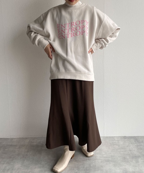 w closet(ダブルクローゼット)の「プリントスエットクルーBIGプルオーバー(スウェット・レディース・トップグレー/スモークグレー/スミクロ・FREE)」の9枚目の写真