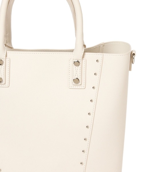 PAGEBOY（ページボーイ）の「モードスタッズトートバッグ（ショルダーバッグ・レディース・ブラック/オフホワイト/シルバー・FREE）」の12枚目の写真