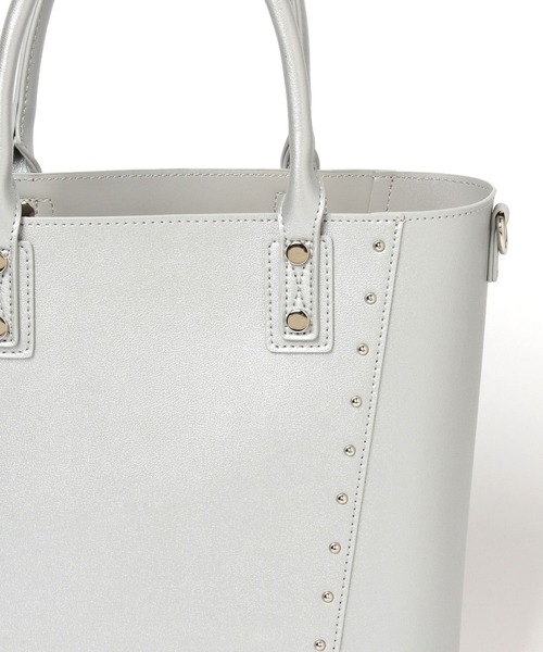 PAGEBOY（ページボーイ）の「モードスタッズトートバッグ（ショルダーバッグ・レディース・ブラック/オフホワイト/シルバー・FREE）」の14枚目の写真