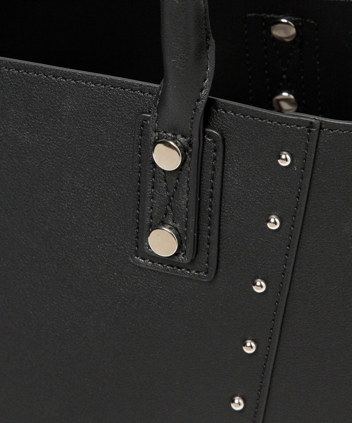 PAGEBOY（ページボーイ）の「モードスタッズトートバッグ（ショルダーバッグ・レディース・ブラック/オフホワイト/シルバー・FREE）」の16枚目の写真