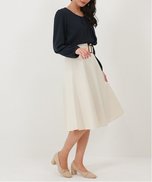 TRUDEA（トルディア）の「タックバルーンブラウス（ビジネスシャツ・レディース・ライトグレー/ホワイト/ネイビー・SMALL/LARGE/MEDIUM）」の15枚目の写真