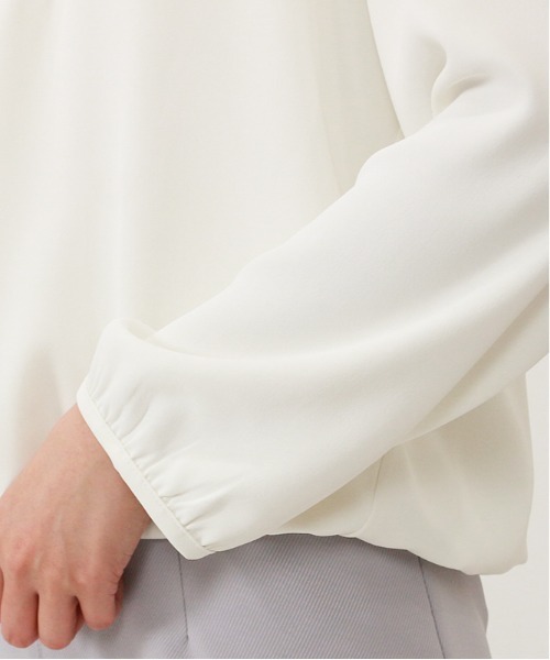 TRUDEA（トルディア）の「タックバルーンブラウス（ビジネスシャツ・レディース・ライトグレー/ホワイト/ネイビー・SMALL/LARGE/MEDIUM）」の12枚目の写真