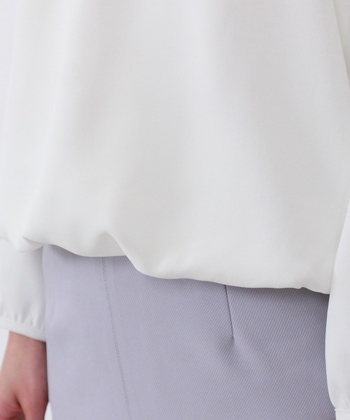 TRUDEA（トルディア）の「タックバルーンブラウス（ビジネスシャツ・レディース・ライトグレー/ホワイト/ネイビー・SMALL/LARGE/MEDIUM）」の11枚目の写真