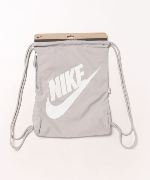 NIKE（ナイキ）の「《NIKEアパレル》NK HERITAGEDRAWSTRING-FA21（エコバッグ/サブバッグ・メンズ・ブラック×ホワイト/グレー/ライトグレー/グリーン系その他/マルーン/グリーン/シルバー/グレー系その他/グレー系その他2/レッド/ロイヤルブルー/ピンク/ブルー・フリー）」の5枚目の写真