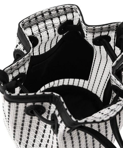 ADAM ET ROPE'(アダムエロペ)の「メッシュ巾着バッグ(ハンドバッグ・レディース・ダークブラウン/ブラック系その他・FREE)」の14枚目の写真