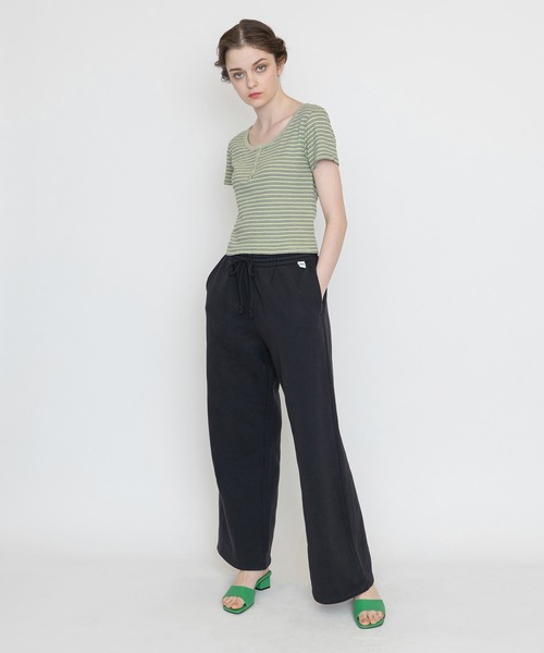 Levi's（リーバイス）の「ヘンリーネックカットソー CROCUS NILE（Tシャツ/カットソー・レディース・グリーン・S/M/XS）」の5枚目の写真