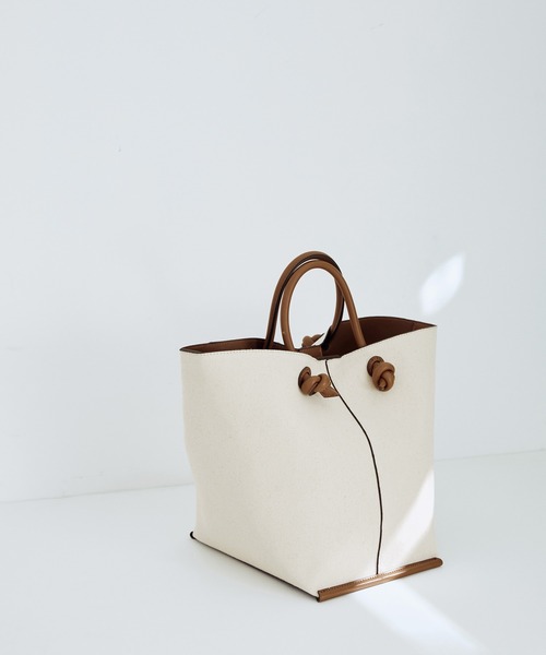 ADAM ET ROPE'(アダムエロペ)の「【一部直営店舗・WEB限定】ダブルシルエットバッグ(ハンドバッグ・レディース・ブラック/グレー系その他/キャメル・FREE)」の3枚目の写真