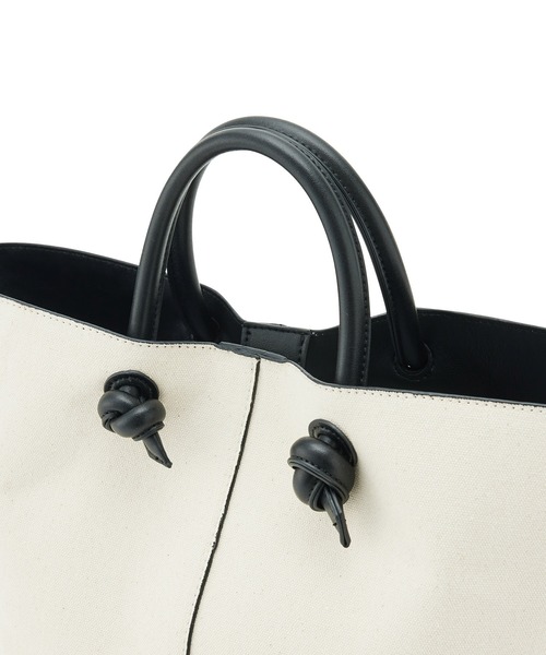 ADAM ET ROPE'(アダムエロペ)の「【一部直営店舗・WEB限定】ダブルシルエットバッグ(ハンドバッグ・レディース・ブラック/グレー系その他/キャメル・FREE)」の11枚目の写真