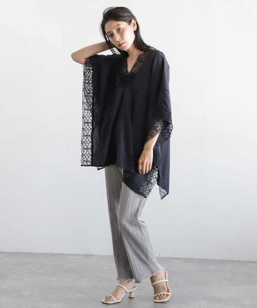 LEPSIM（レプシィム）の「レースポンチョブラウス　281092（シャツ/ブラウス・レディース・ブラック/オフホワイト・FREE）」の4枚目の写真