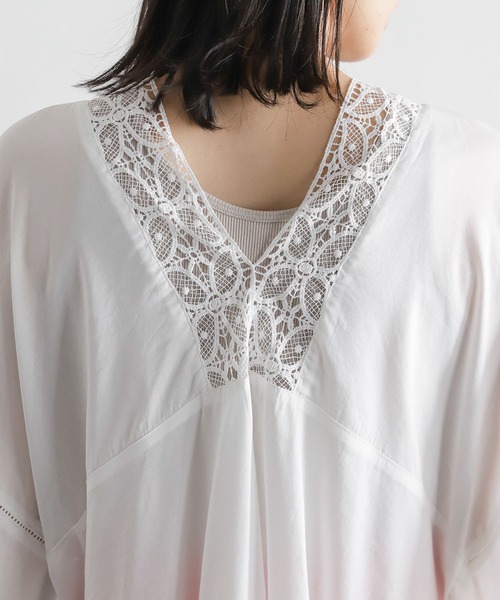 LEPSIM（レプシィム）の「レースポンチョブラウス　281092（シャツ/ブラウス・レディース・ブラック/オフホワイト・FREE）」の11枚目の写真