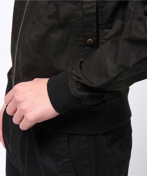 GIORDANO（ジョルダーノ）の「[GIORDANO]コットスリムMA-1ジャケット（ブルゾン・メンズ・ブラック/グリーン・MEDIUM/LARGE）」の11枚目の写真