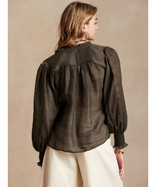 Banana Republic（バナナリパブリック）の「エンブロイダリー ラミー