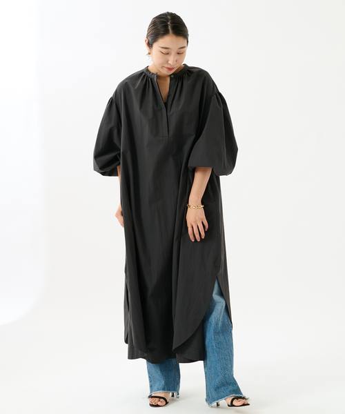 journal standard L'essage（ジャーナルスタンダードレサージュ）の「ボリュームギャザーワンピース（ワンピース・レディース・レッド/ブルー/ブラック・FREE）」の4枚目の写真