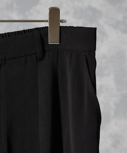 ln fortis（ロンフォルティス）の「ln fortis -2タックドレープガウチョパンツ（その他パンツ・メンズ・ブラック・SMALL/MEDIUM）」の9枚目の写真