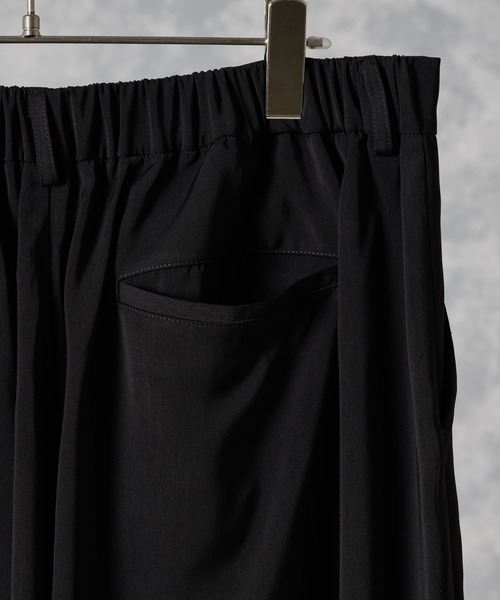ln fortis（ロンフォルティス）の「ln fortis -2タックドレープガウチョパンツ（その他パンツ・メンズ・ブラック・SMALL/MEDIUM）」の12枚目の写真