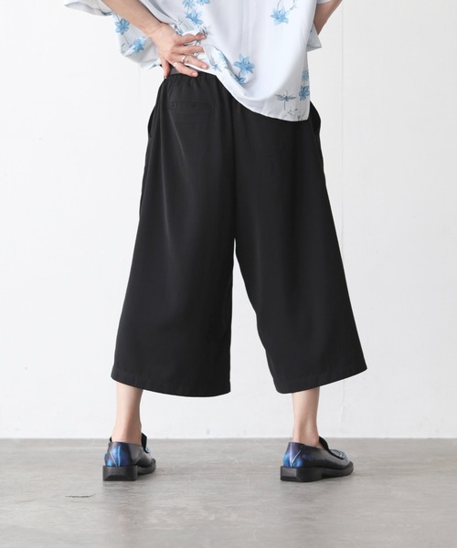 ln fortis（ロンフォルティス）の「ln fortis -2タックドレープガウチョパンツ（その他パンツ・メンズ・ブラック・SMALL/MEDIUM）」の4枚目の写真