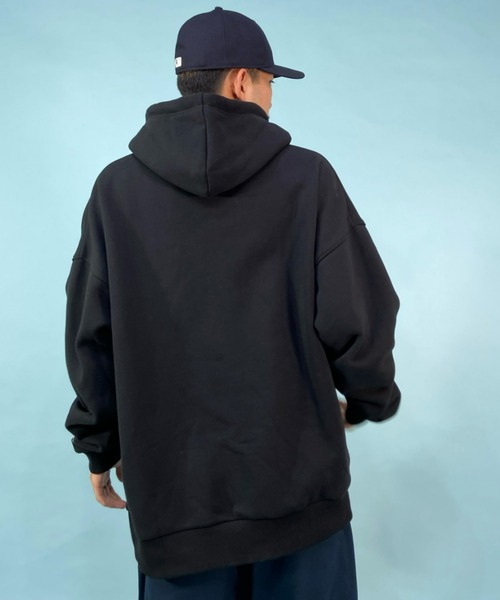 RVCA（ルーカ）の「【ZOZOTOWN限定】RVCA/ルーカ オーバーサイズ パーカー/ワンポイント ブランドロゴ/ドロップショルダー フーディ BC042-043（パーカー・メンズ・ベージュ/ブラック/グリーン・M/L/XL/S）」の4枚目の写真