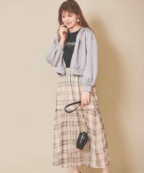 31 Sons de mode（トランテアン　ソン　ドゥ　モード）の「パフスリーブパーカー（パーカー・レディース・ベージュ/ネイビー/サックスブルー・36）」の15枚目の写真