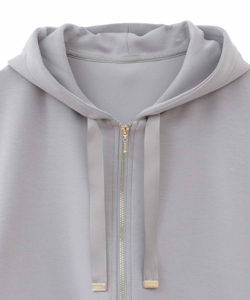 31 Sons de mode（トランテアン　ソン　ドゥ　モード）の「パフスリーブパーカー（パーカー・レディース・ベージュ/ネイビー/サックスブルー・36）」の22枚目の写真