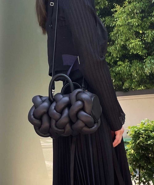 ASH（アッシュ）の「【DOTTY BIS】ナイロンミニバッグ（ショルダーバッグ・レディース・ブラック・ONE SIZE）」の4枚目の写真