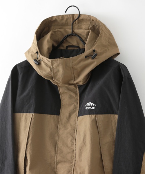 OUTDOOR PRODUCTS(アウトドアプロダクツ)の「【OUTDOOR PRODUCTS/アウトドアプロダクツ】切り替えマウンテンパーカー 撥水 透湿 UVカット ユニセックス(マウンテンパーカー・メンズ・ネイビー/ベージュ/カーキ/ブラック/ライトベージュ/チャコールグレー/グリーン・LARGE/X-LARGE/MEDIUM/SMALL)」の4枚目の写真