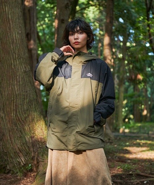 OUTDOOR PRODUCTS(アウトドアプロダクツ)の「【OUTDOOR PRODUCTS/アウトドアプロダクツ】切り替えマウンテンパーカー 撥水 透湿 UVカット ユニセックス(マウンテンパーカー・メンズ・ネイビー/ベージュ/カーキ/ブラック/ライトベージュ/チャコールグレー/グリーン・LARGE/X-LARGE/MEDIUM/SMALL)」の22枚目の写真