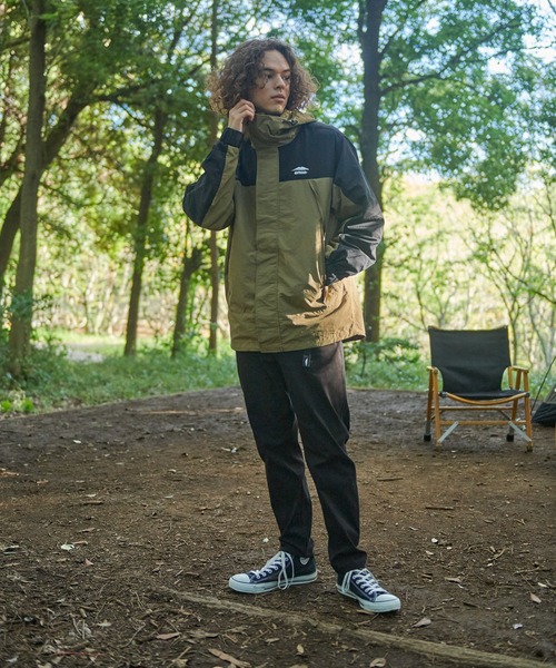 OUTDOOR PRODUCTS(アウトドアプロダクツ)の「【OUTDOOR PRODUCTS/アウトドアプロダクツ】切り替えマウンテンパーカー 撥水 透湿 UVカット ユニセックス(マウンテンパーカー・メンズ・ネイビー/ベージュ/カーキ/ブラック/ライトベージュ/チャコールグレー/グリーン・LARGE/X-LARGE/MEDIUM/SMALL)」の12枚目の写真