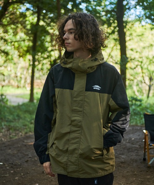 OUTDOOR PRODUCTS(アウトドアプロダクツ)の「【OUTDOOR PRODUCTS/アウトドアプロダクツ】切り替えマウンテンパーカー 撥水 透湿 UVカット ユニセックス(マウンテンパーカー・メンズ・ネイビー/ベージュ/カーキ/ブラック/ライトベージュ/チャコールグレー/グリーン・LARGE/X-LARGE/MEDIUM/SMALL)」の15枚目の写真