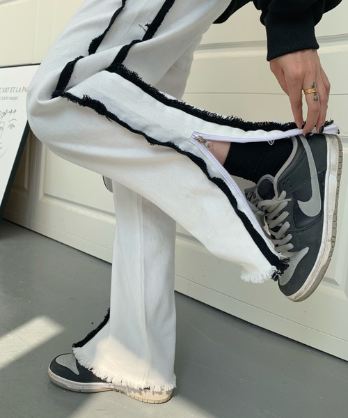 ABITOKYO（アビトーキョー）の「サイドジップハイウエストストレッチセミワイドデニムパンツ（デニムパンツ・レディース・ホワイト/ブラック・L/M/S）」の7枚目の写真