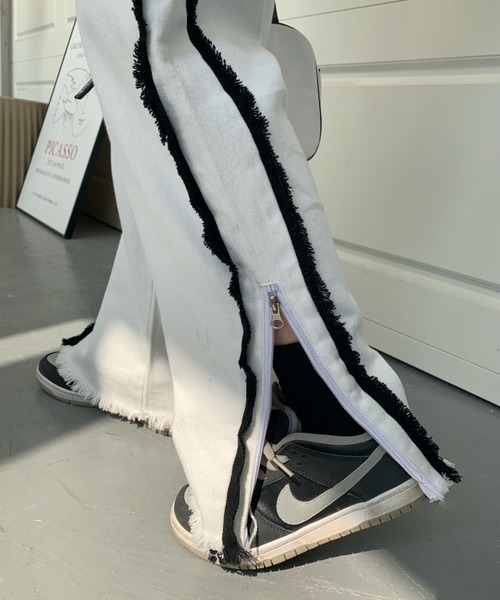 ABITOKYO（アビトーキョー）の「サイドジップハイウエストストレッチセミワイドデニムパンツ（デニムパンツ・レディース・ホワイト/ブラック・L/M/S）」の8枚目の写真
