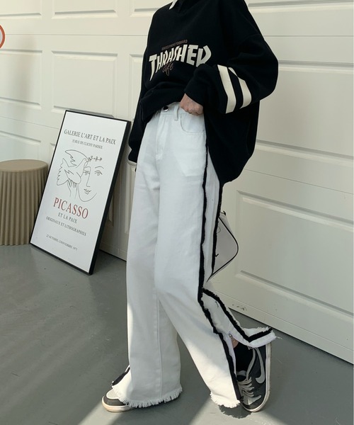 ABITOKYO（アビトーキョー）の「サイドジップハイウエストストレッチセミワイドデニムパンツ（デニムパンツ・レディース・ホワイト/ブラック・L/M/S）」の13枚目の写真