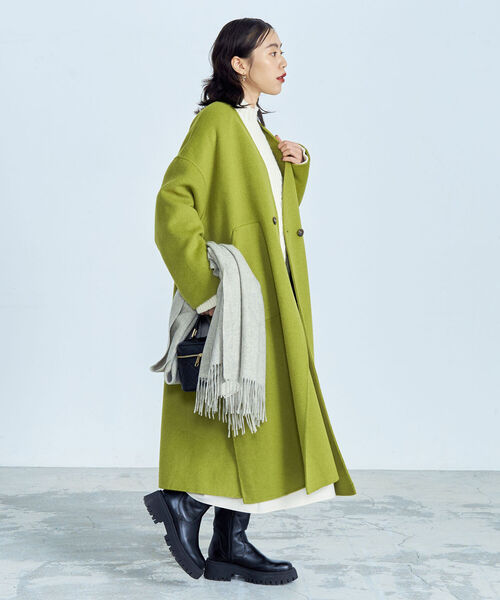 fredy emue(フレディエミュ)の「ノーカラーロングリバーコート(ノーカラーコート・レディース・ベージュ/ライトグリーン/ベージュ系その他・38)」の4枚目の写真