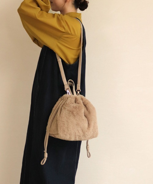 T・S・L（ティーエスエル）の「リバーシブル2way巾着バッグ（トートバッグ・レディース・ベージュ/ピンク/グレイッシュベージュ/チャコールグレー・FREE）」の4枚目の写真