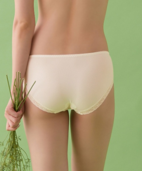 Tuche(トゥシェ)の「Tuche/トゥシェ ふわっと盛れるワイヤレスブラのペアショーツ(ショーツ・レディース・ローズ/ライトホワイト/ブラック系その他/チャコールグレー/ライラック/クリーム・MEDIUM/LARGE/X-LARGE)」の21枚目の写真