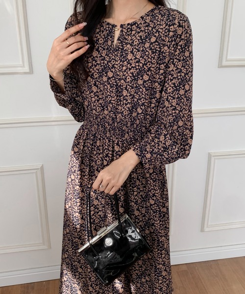 ECLIN（エクラン）の「ウエストシャーリング小花柄ロングワンピース（ワンピース・レディース・ブラック/ネイビー/グリーン・M/L）」の18枚目の写真