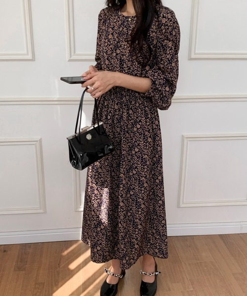 ECLIN（エクラン）の「ウエストシャーリング小花柄ロングワンピース（ワンピース・レディース・ブラック/ネイビー/グリーン・M/L）」の5枚目の写真