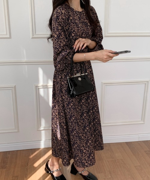 ECLIN（エクラン）の「ウエストシャーリング小花柄ロングワンピース（ワンピース・レディース・ブラック/ネイビー/グリーン・M/L）」の9枚目の写真