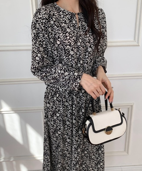 ECLIN（エクラン）の「ウエストシャーリング小花柄ロングワンピース（ワンピース・レディース・ブラック/ネイビー/グリーン・M/L）」の4枚目の写真