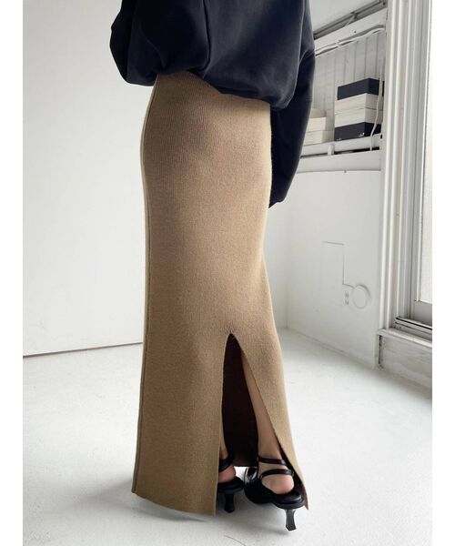 EMODA（エモダ）の「ナローニットスカート（スカート・レディース・グレー/ブラック/ブルー/ベージュ・FREE）」の3枚目の写真